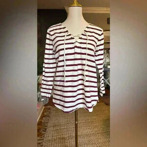 Old Navy White and Burgundy Striped V-Neck 3/4 Sleeve Tie Front Blouse